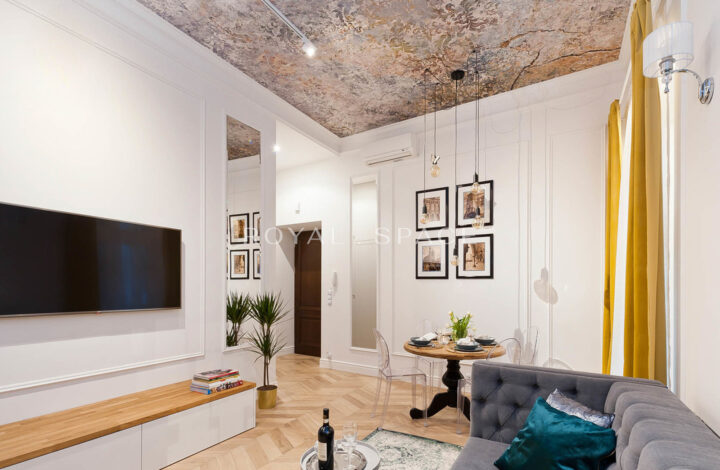 Old Town | na Groblach 19 | mezzanine | ENG