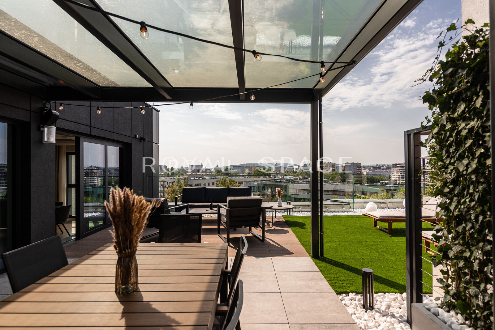 Luksusowy penthouse z tarasem z jacuzzi i sauną!