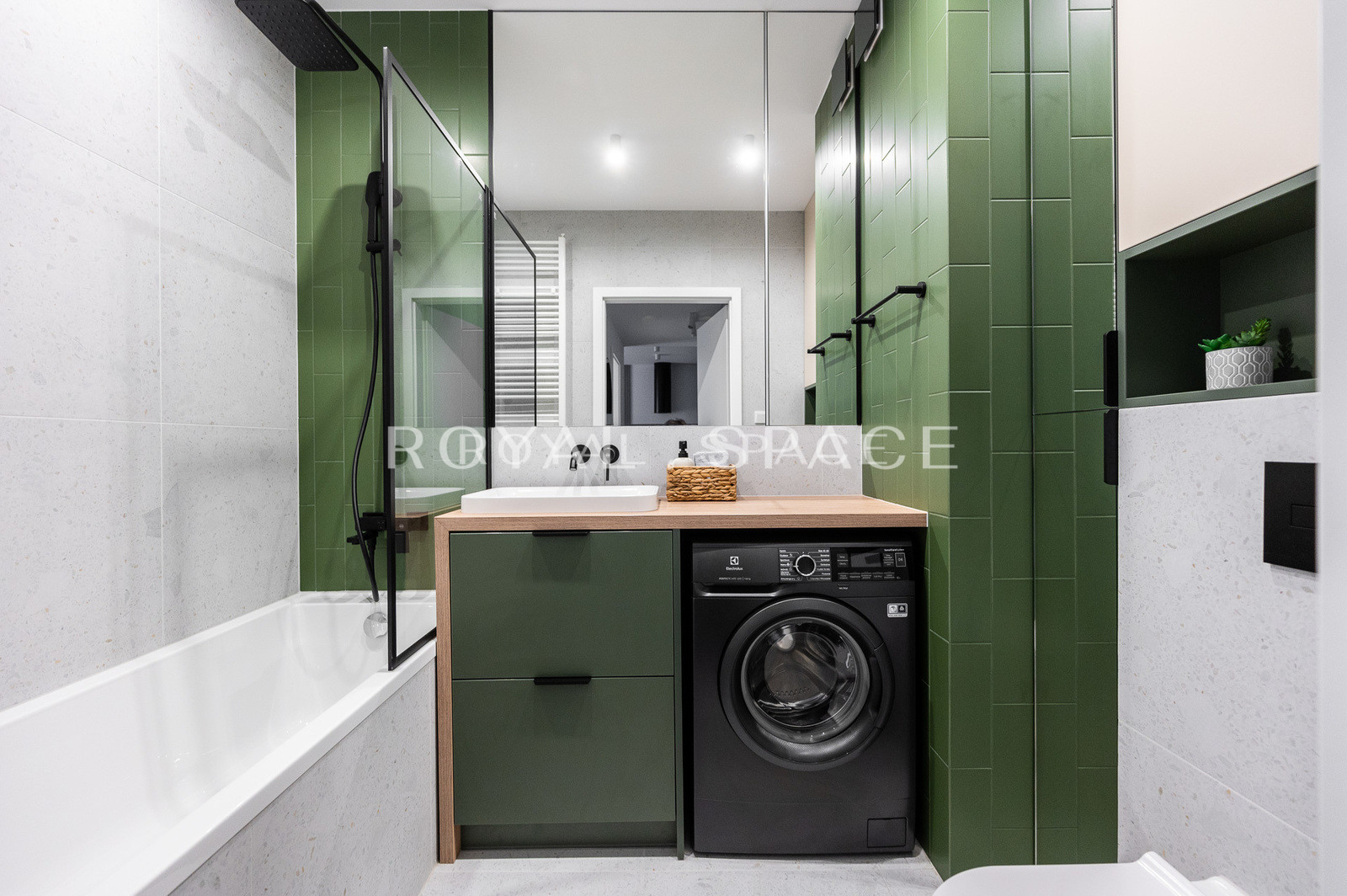 Modern, comfortable apartment with balcony