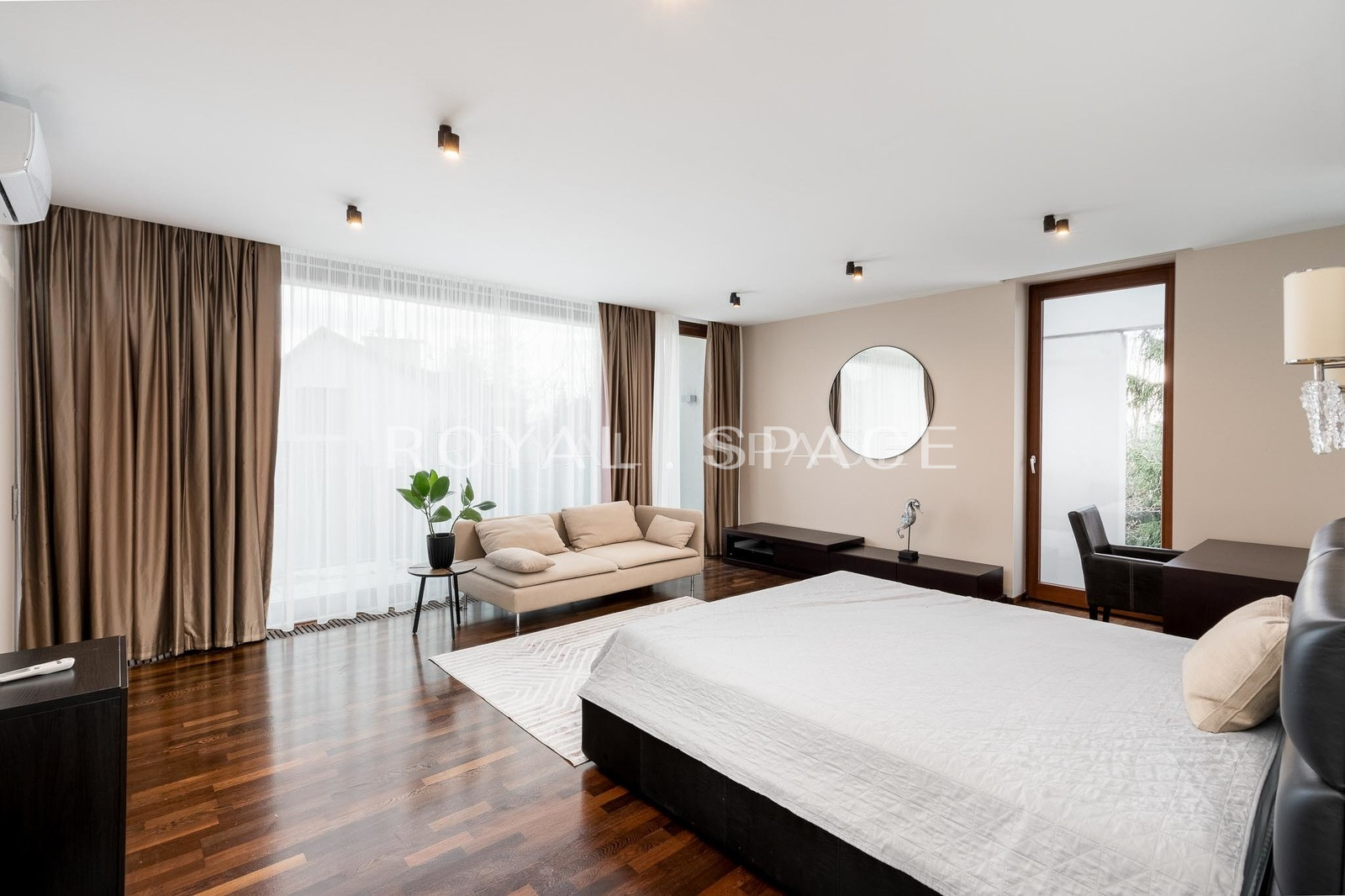 Wyjątkowa willa z ogrodem na Bielanach