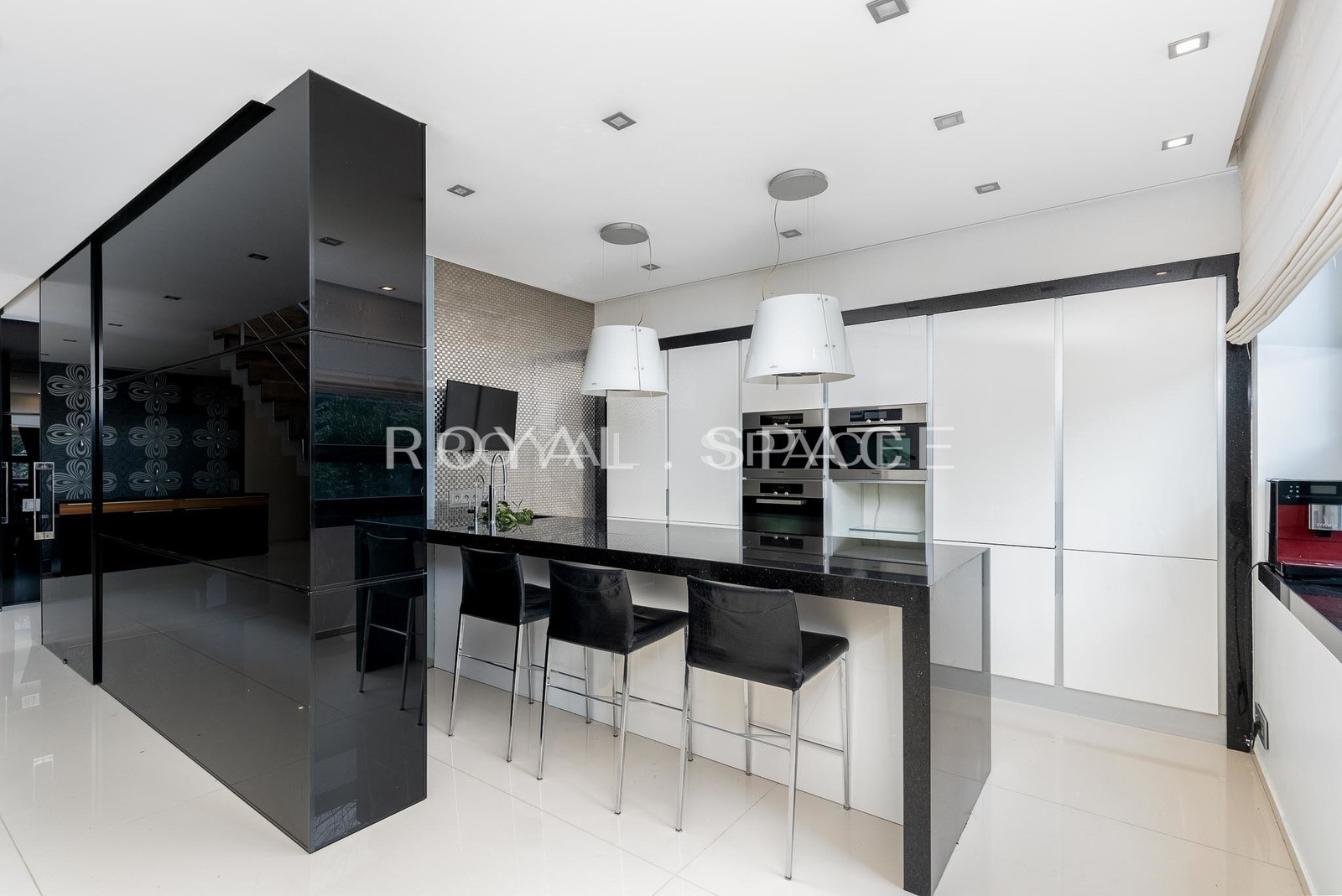 Wyjątkowa willa z ogrodem na Bielanach