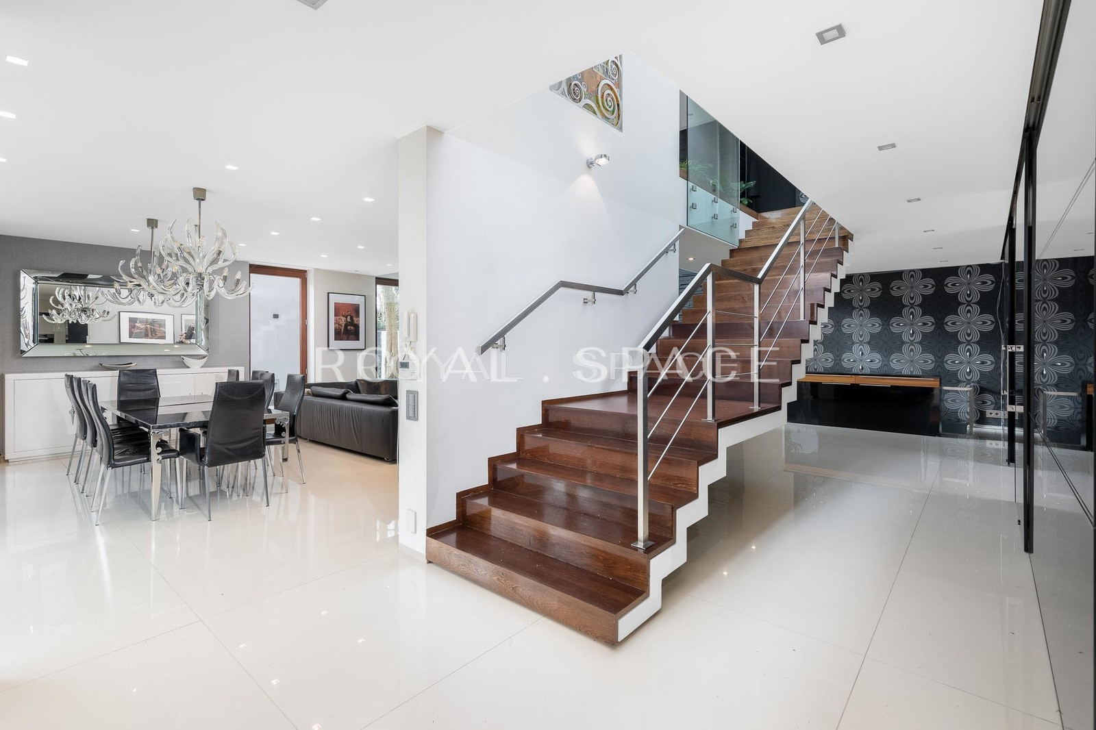 Wyjątkowa willa z ogrodem na Bielanach