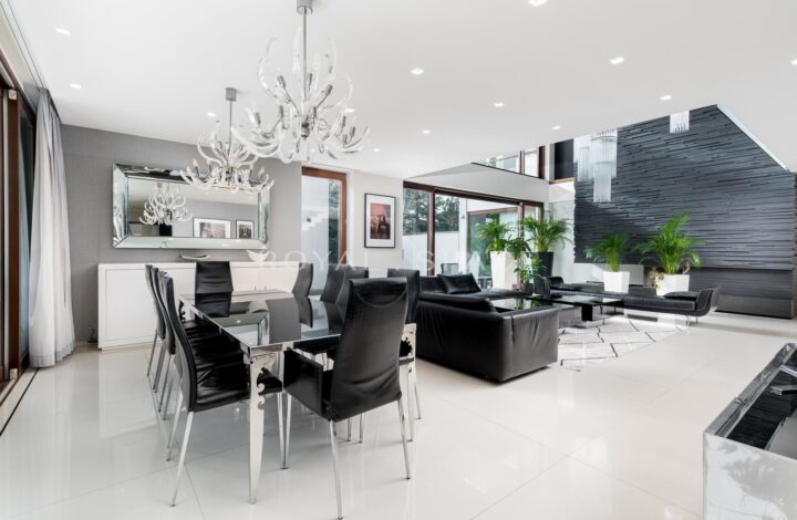 Wyjątkowa willa z ogrodem na Bielanach