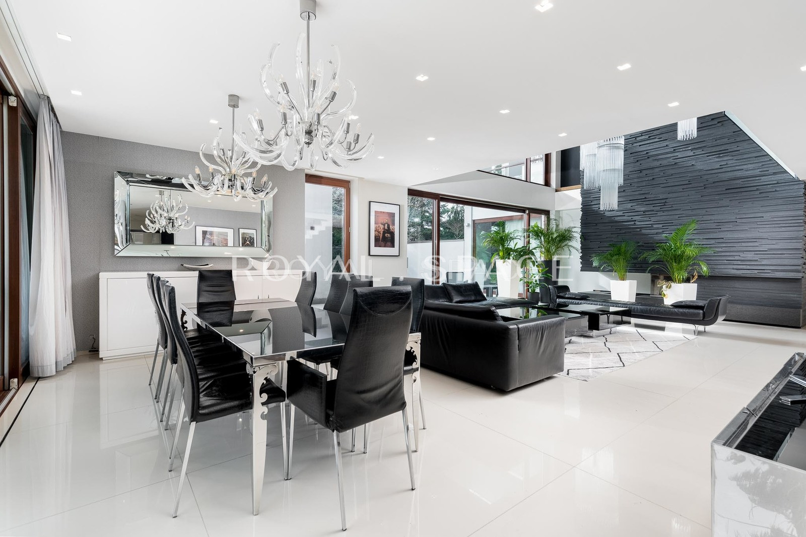 Wyjątkowa willa z ogrodem na Bielanach