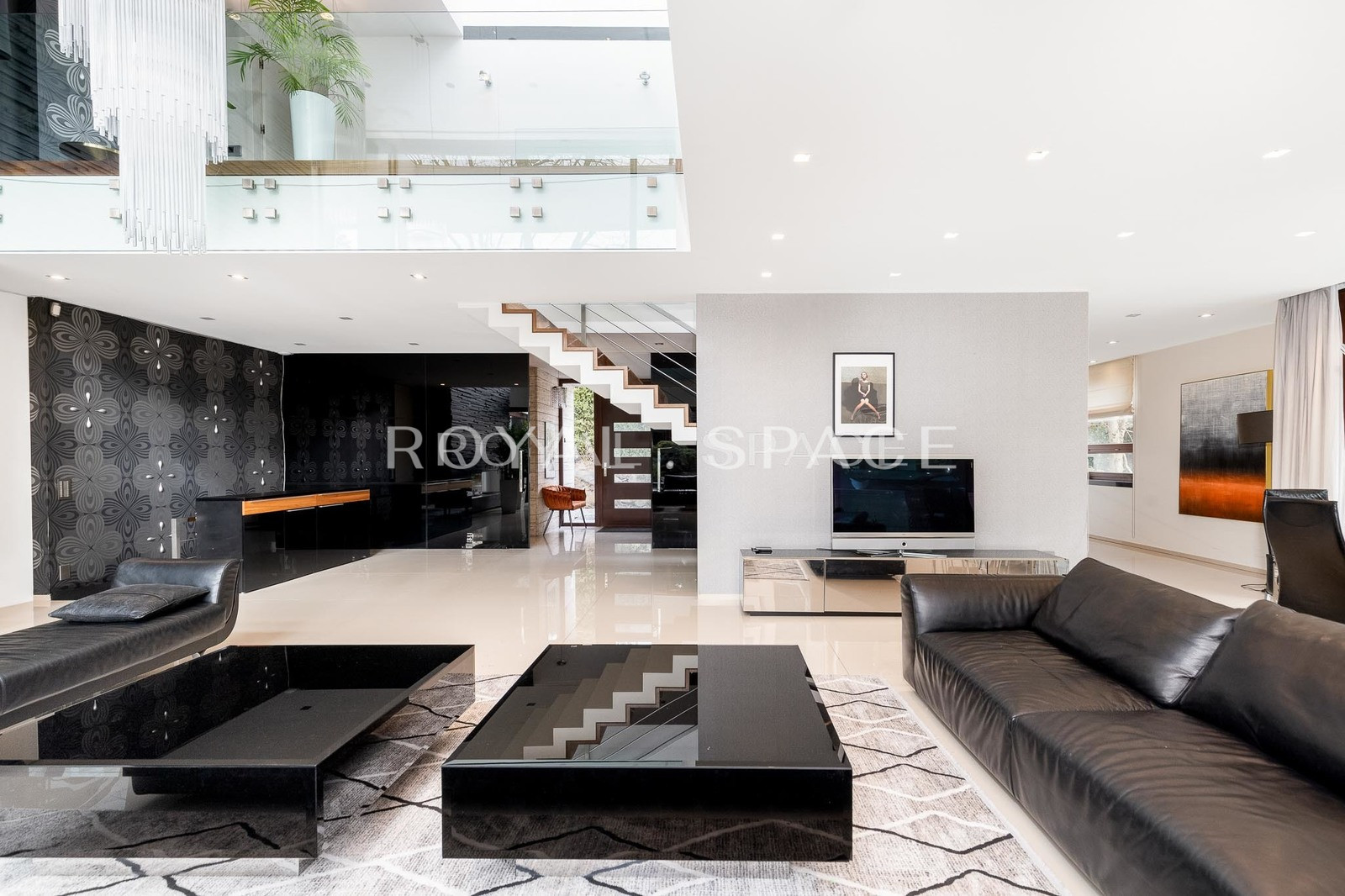 Wyjątkowa willa z ogrodem na Bielanach