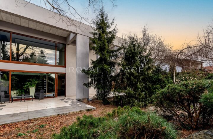 Wyjątkowa willa z ogrodem na Bielanach