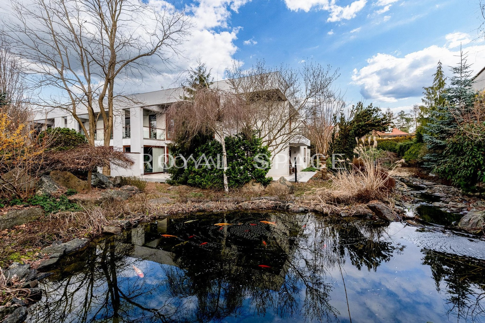 Wyjątkowa willa z ogrodem na Bielanach