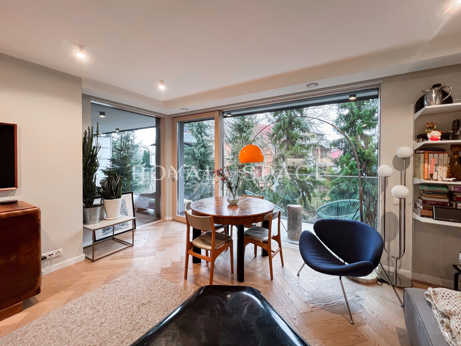 Apartament na Woli Justowskiej w otoczeniu zieleni