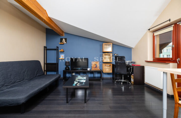 Kawalerka z balkonem z widokiem na zieleń