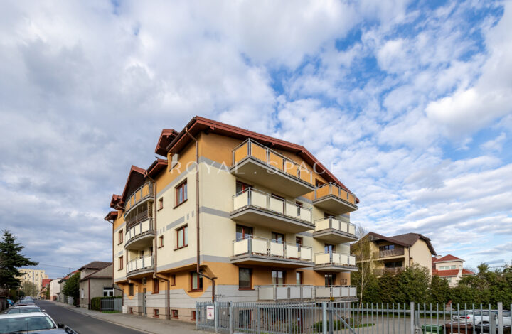 Kawalerka z balkonem z widokiem na zieleń