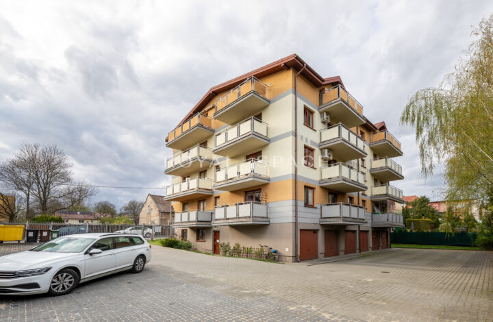 Kawalerka z balkonem z widokiem na zieleń