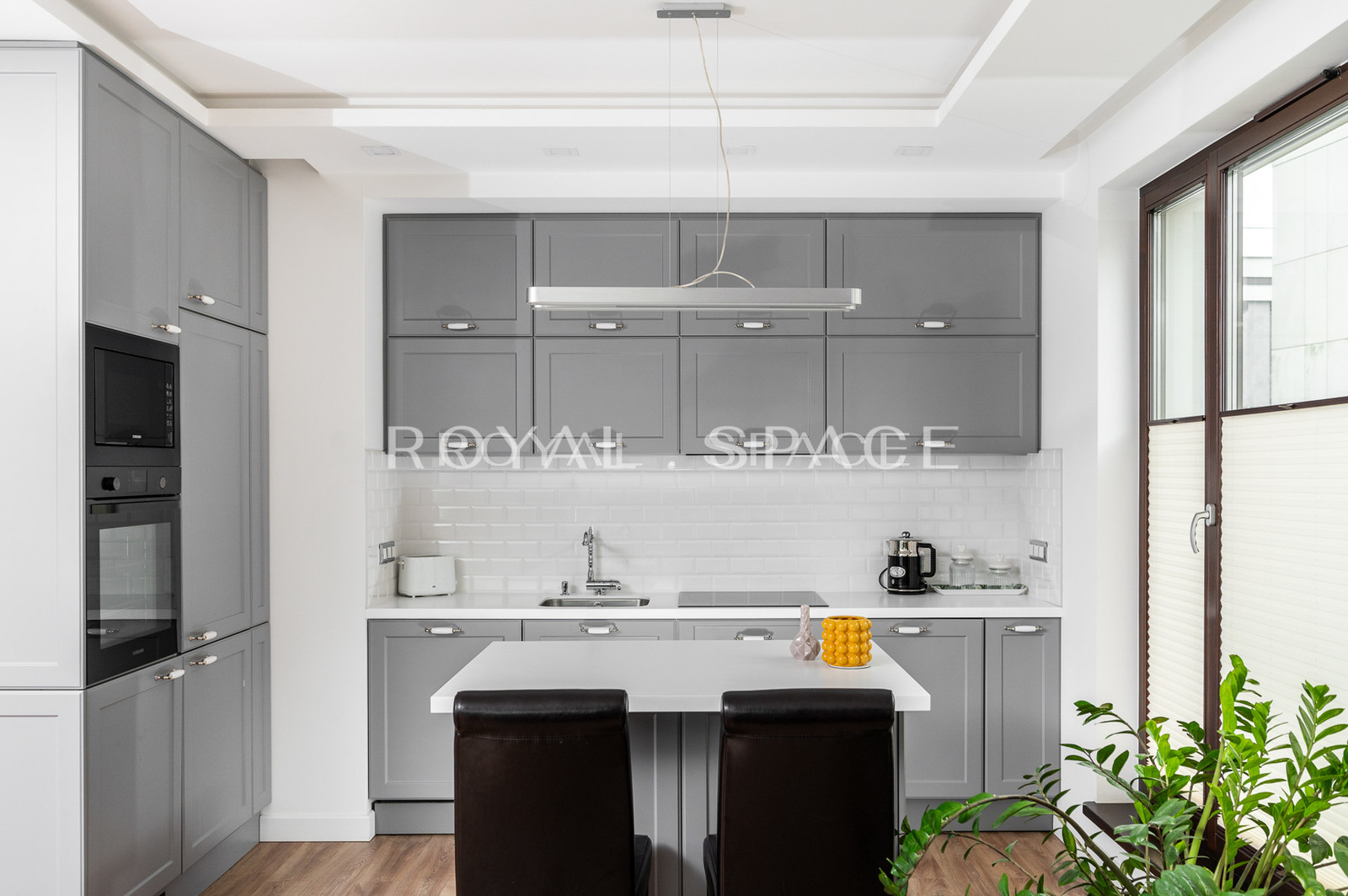 Apartment overlooking greenery by Vistula River