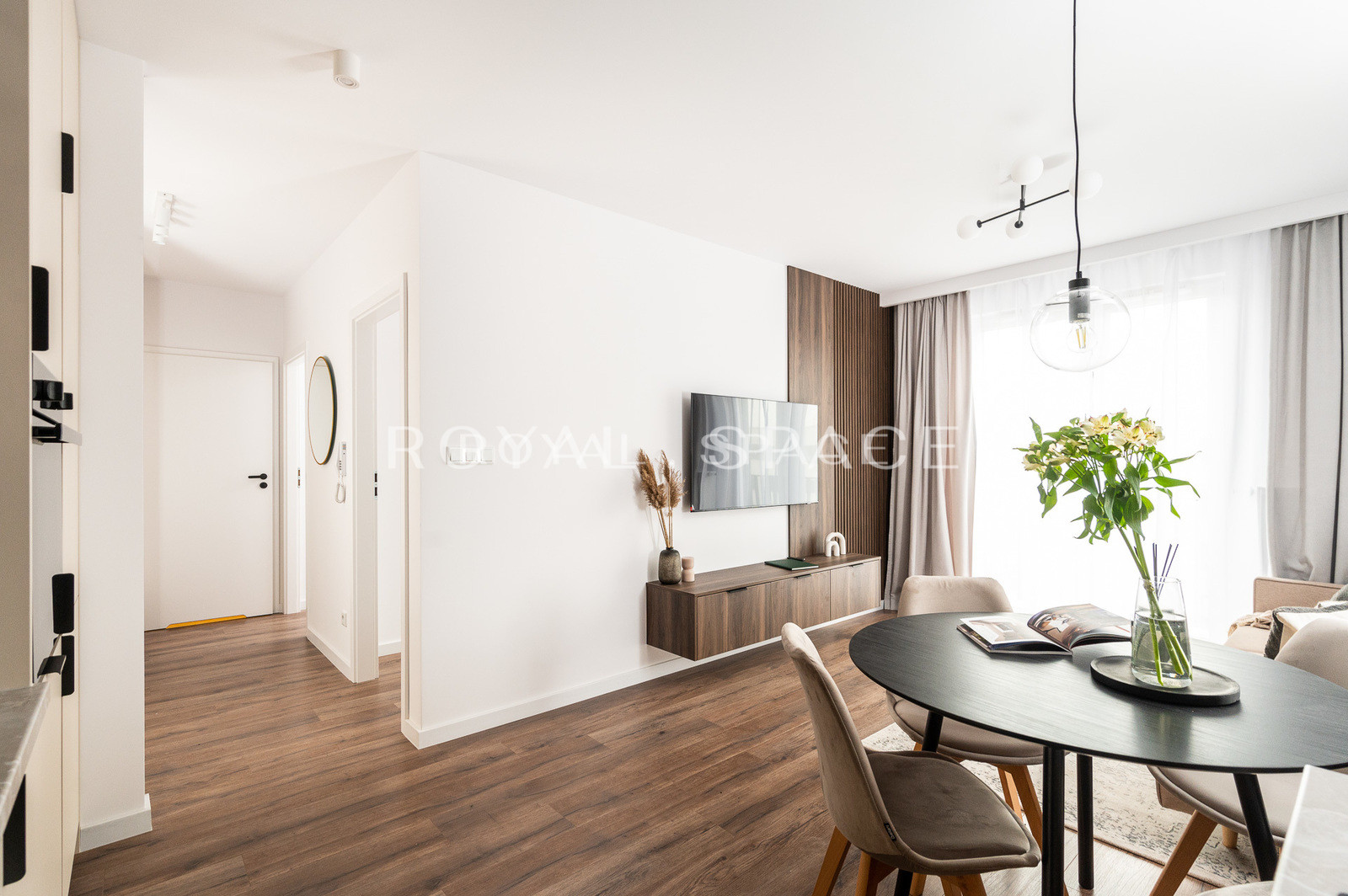 Modern, comfortable apartment with balcony