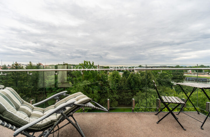 Penthouse z widokiem na Wisłę z ogrodem zimowym