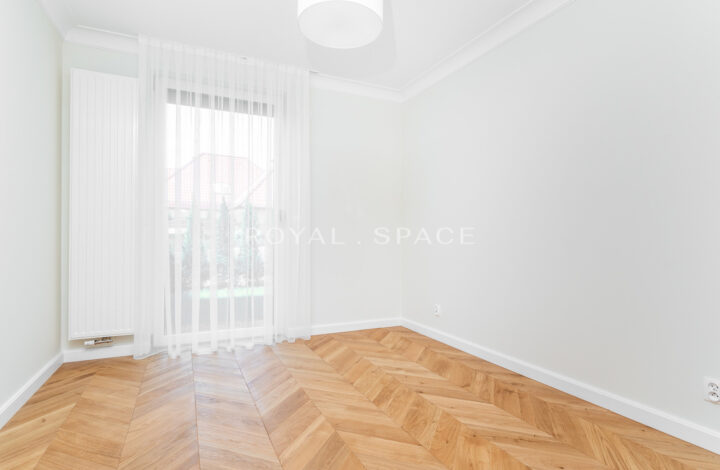 Apartament na Woli Justowskiej z ogrodem