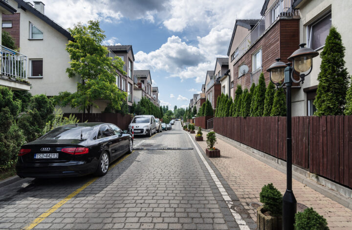 Dom z ogrodem i garażem przy Galerii Bronowice
