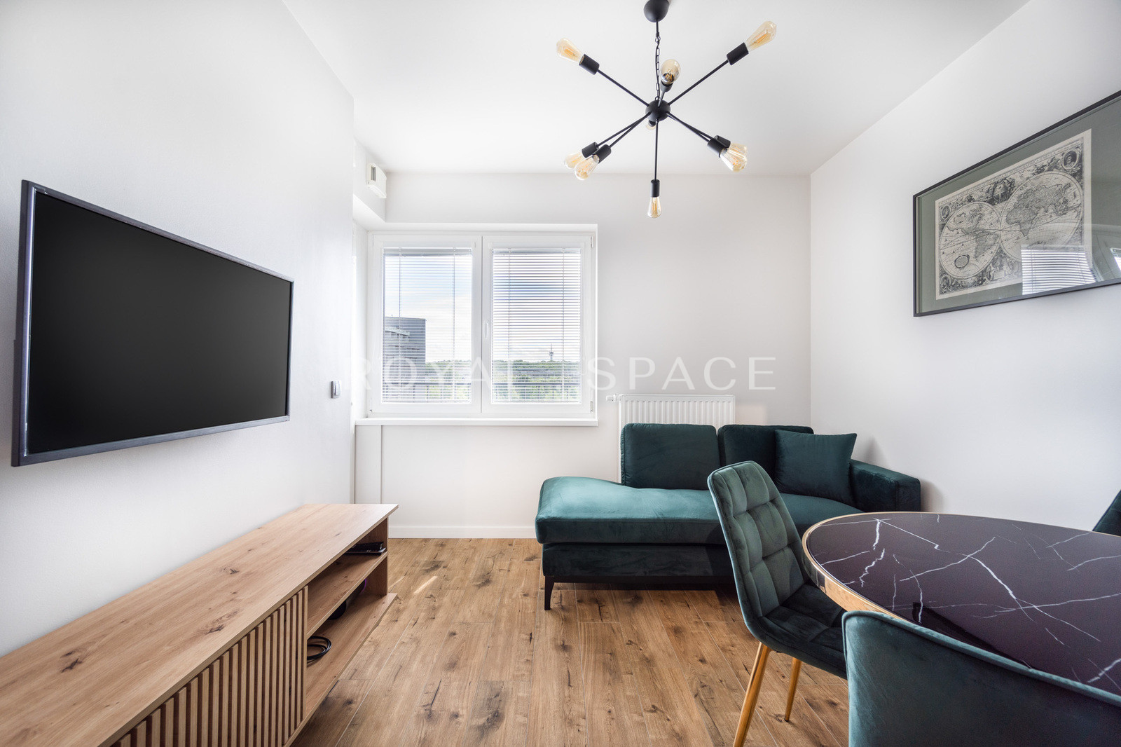 Mieszkanie na 6 piętrze tuż obok Forum!