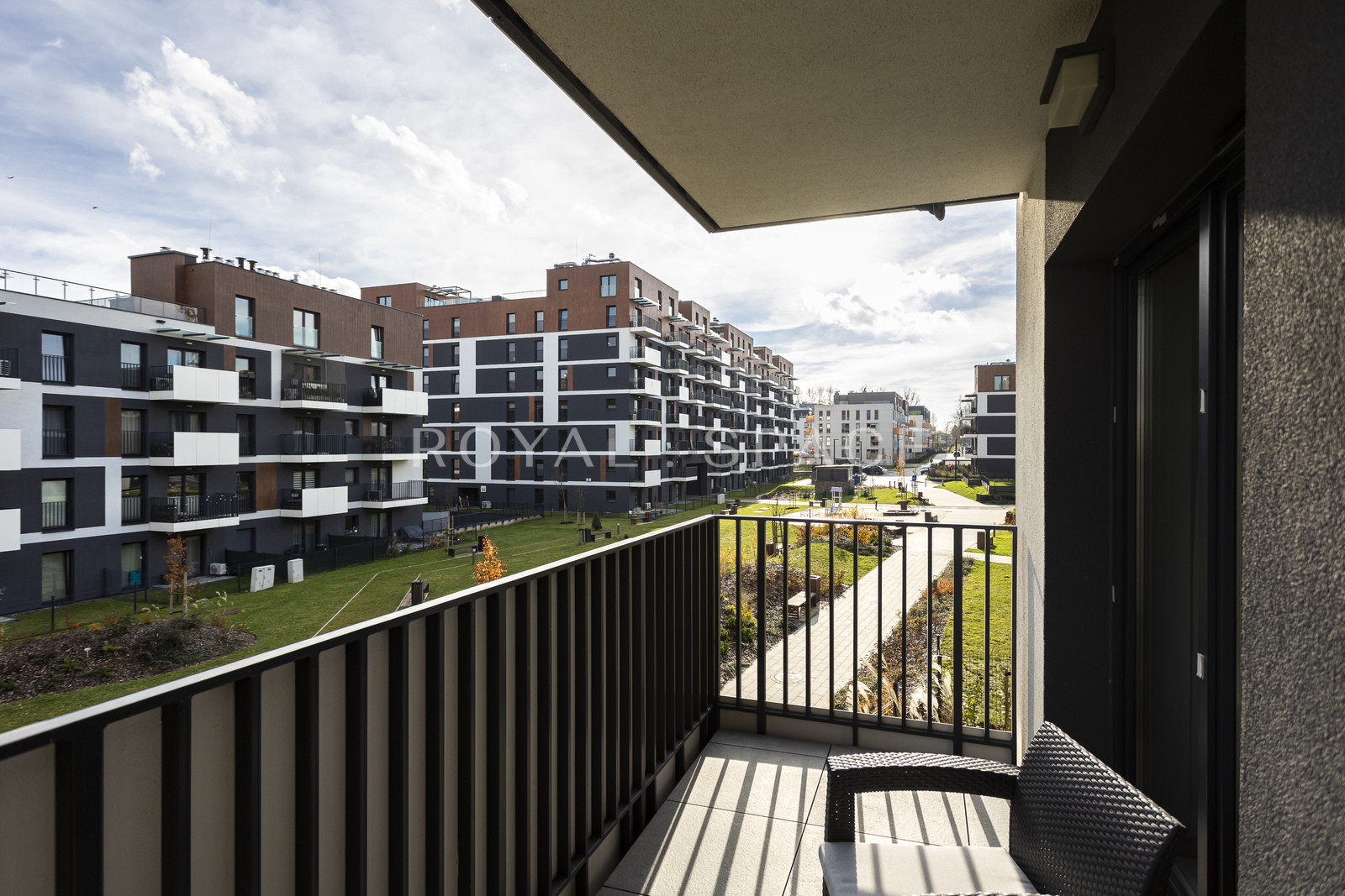 Елегантна 3-кімнатна квартира з великим балконом | Ceglana