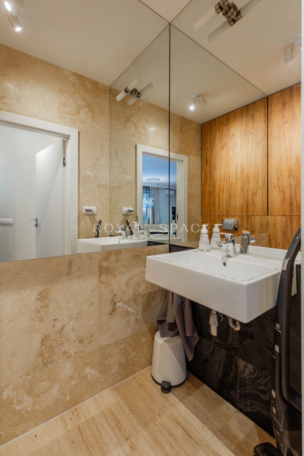 Сучасний апартамент з балконом | Rudzka!