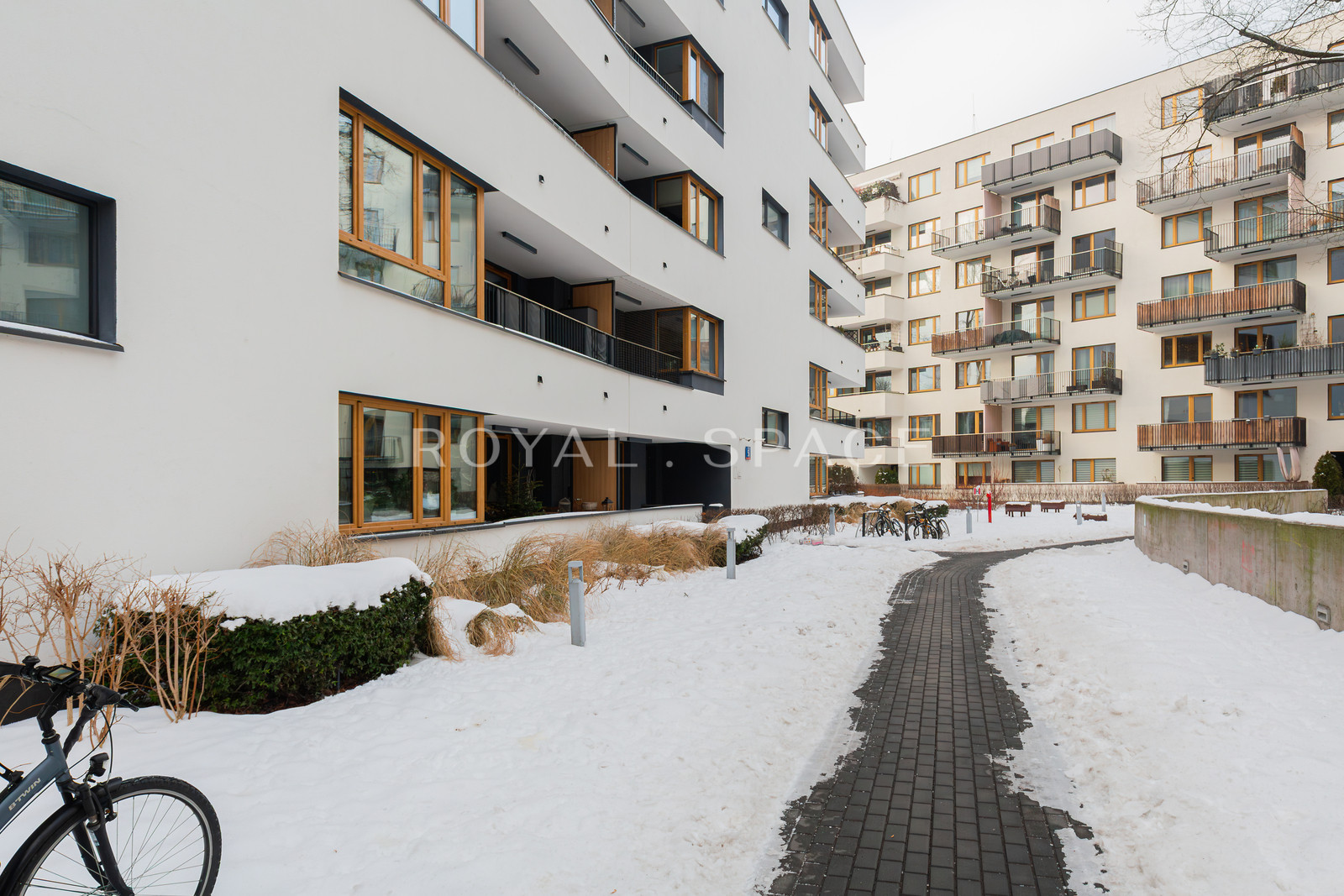 Сучасний апартамент з балконом | Rudzka!