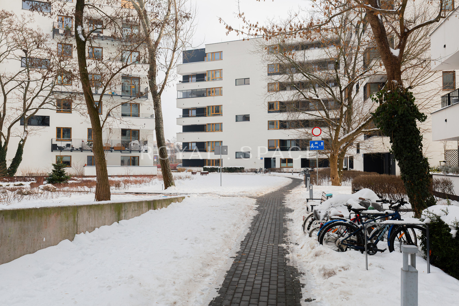 Сучасний апартамент з балконом | Rudzka!