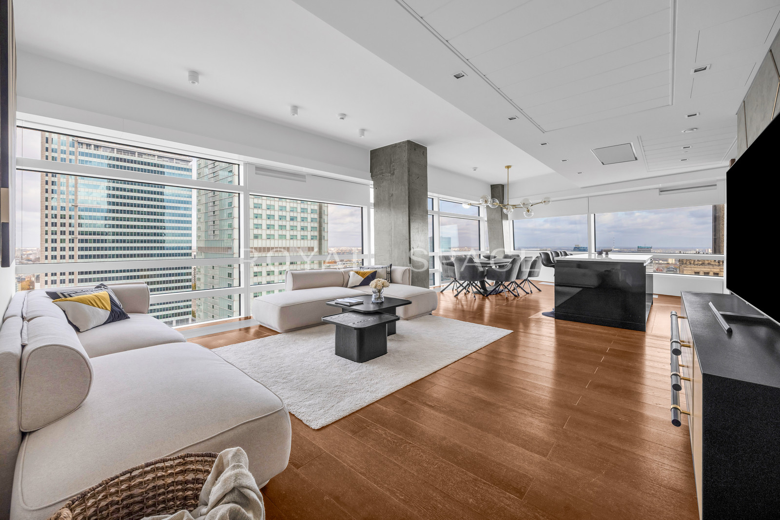 Панорамний апартамент на 23 поверсі | Złota 44