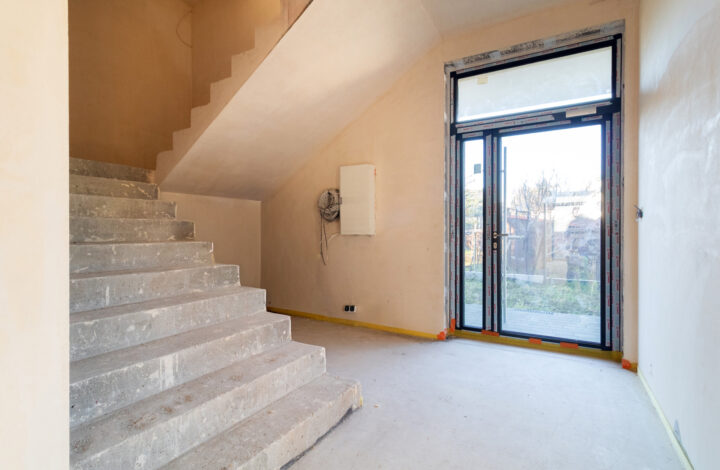 Parterowy lokal z witrynami i parkingiem|Wieliczka