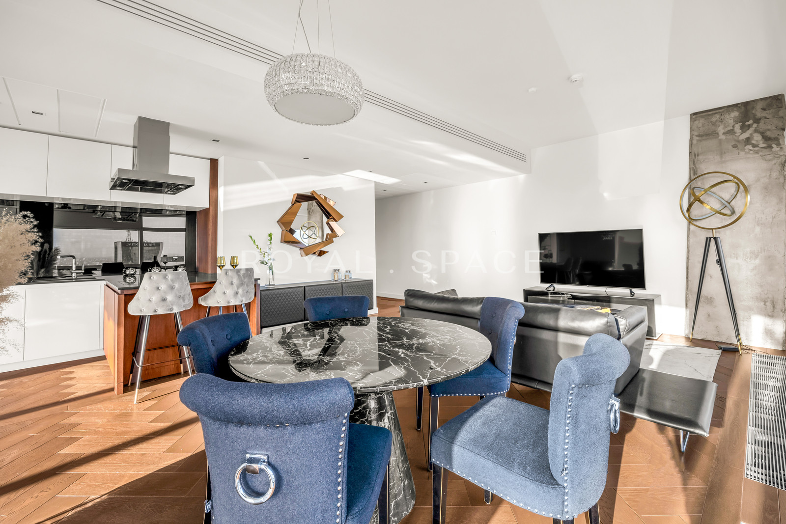 Złota 44 | Luksusowy apartament | Wysokie piętro