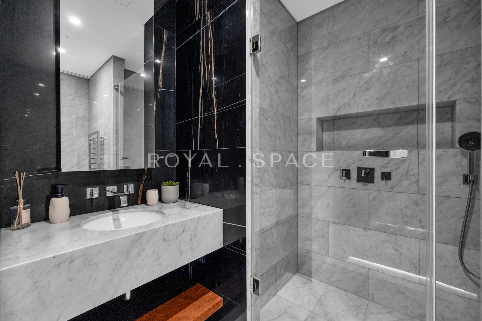 Złota 44 | Luksusowy apartament | Wysokie piętro