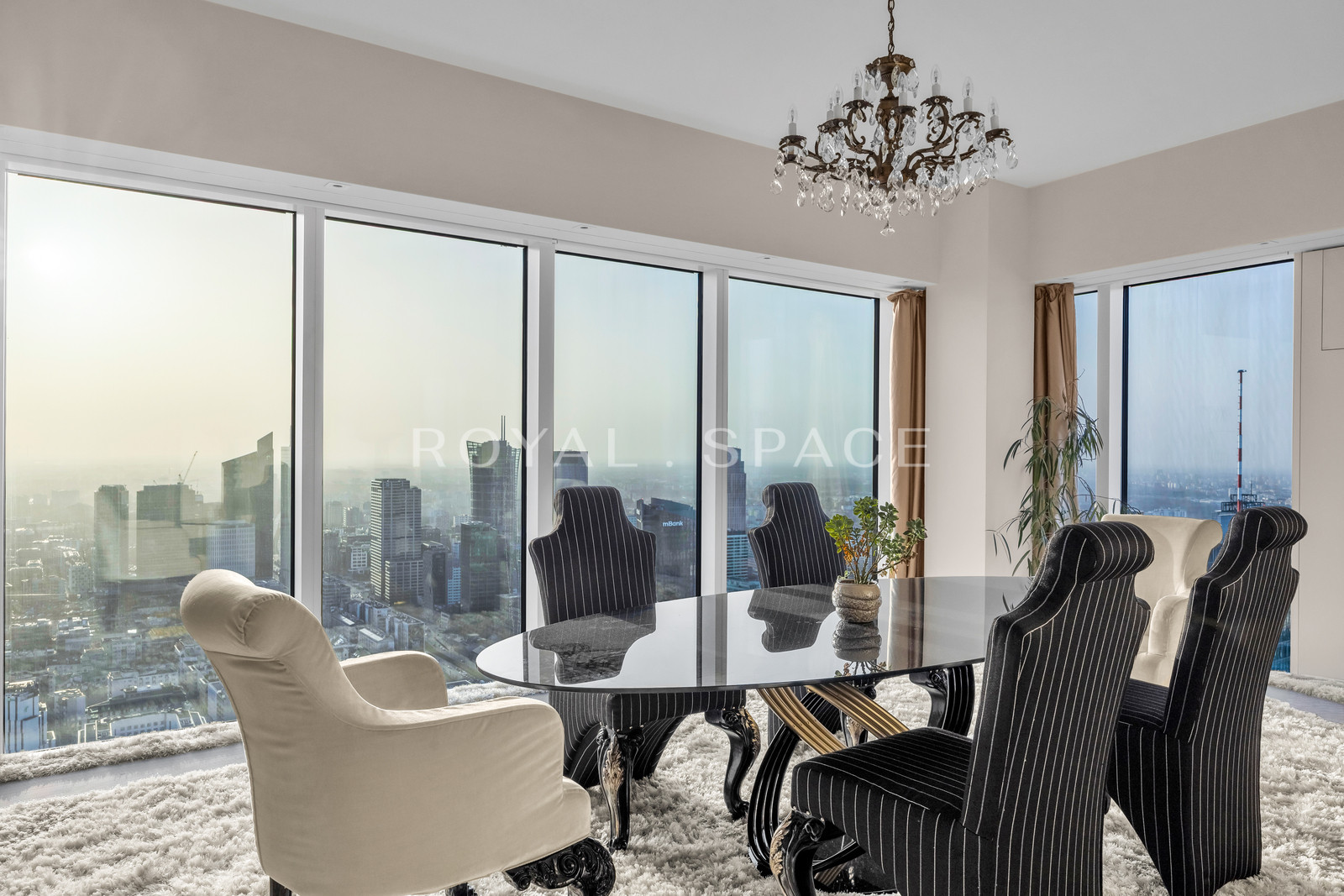 Stunning High-Floor Apartment | Złota 44