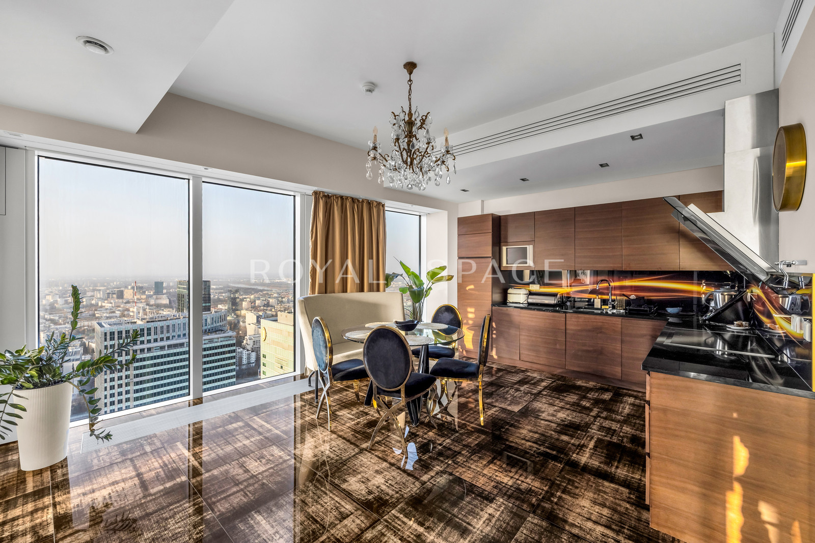 Stunning High-Floor Apartment | Złota 44