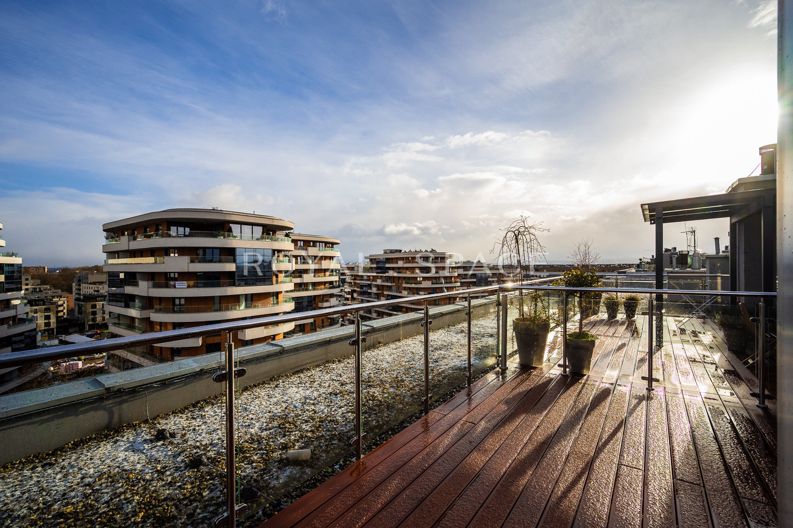 Апартаменти з терасою та зимовим садом на даху!