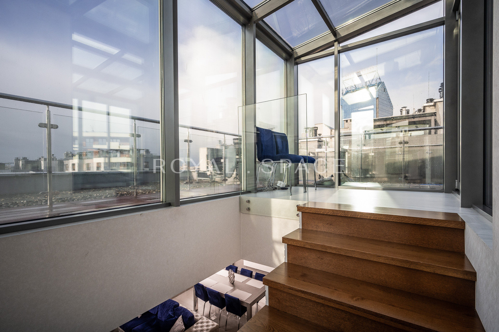 Апартаменти з терасою та зимовим садом на даху!