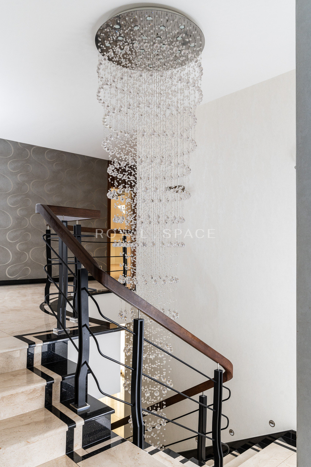 Вілла преміум-класу з приватним садом!