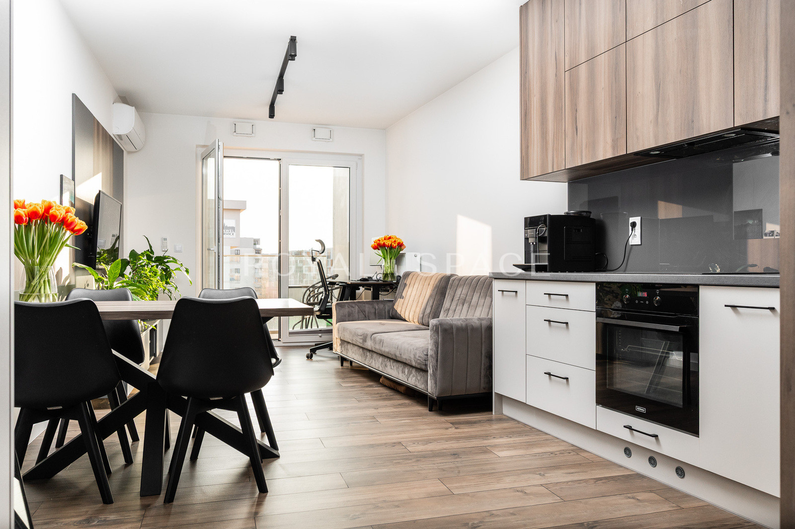 Сучасні апартаменти з балконом | Solaris Park