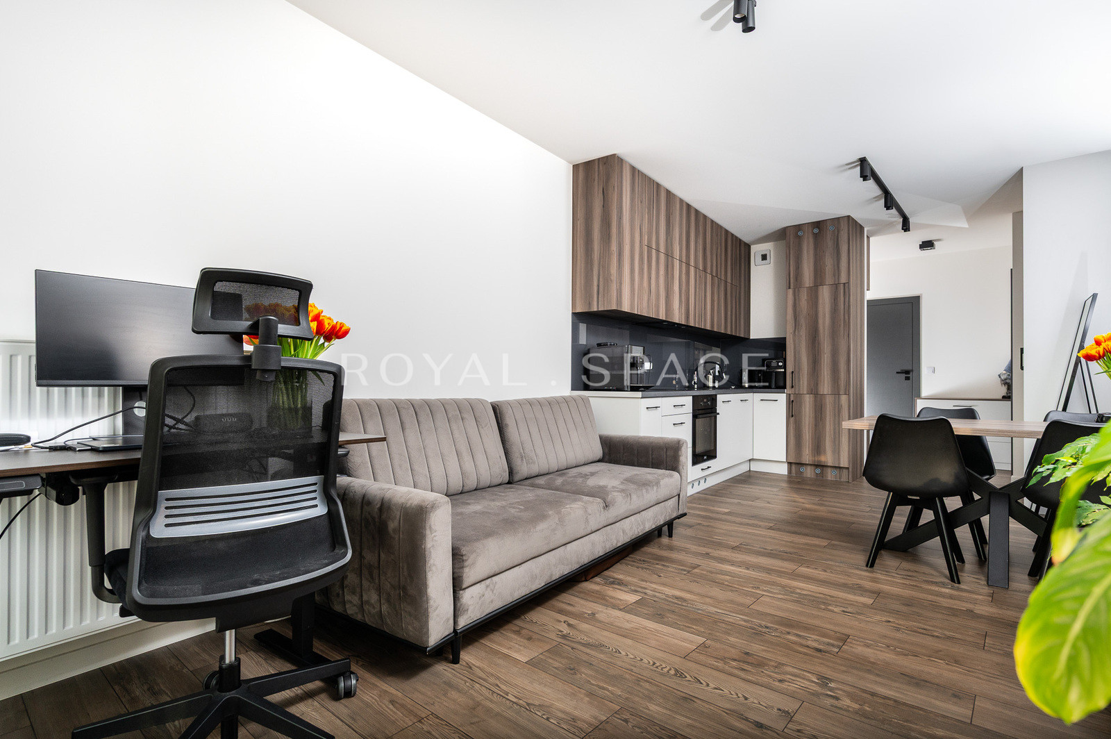 Сучасні апартаменти з балконом | Solaris Park