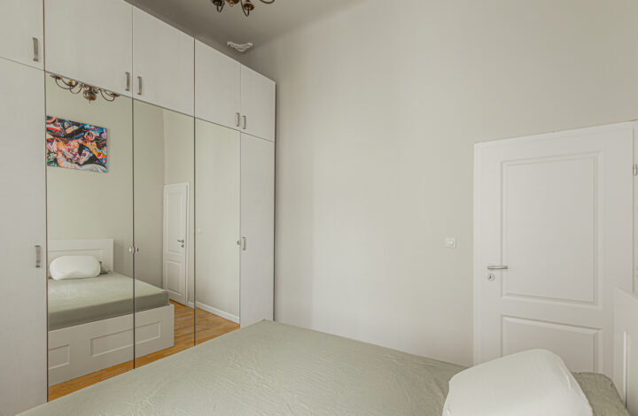 Stylowe mieszkanie w kamienicy | Hoża