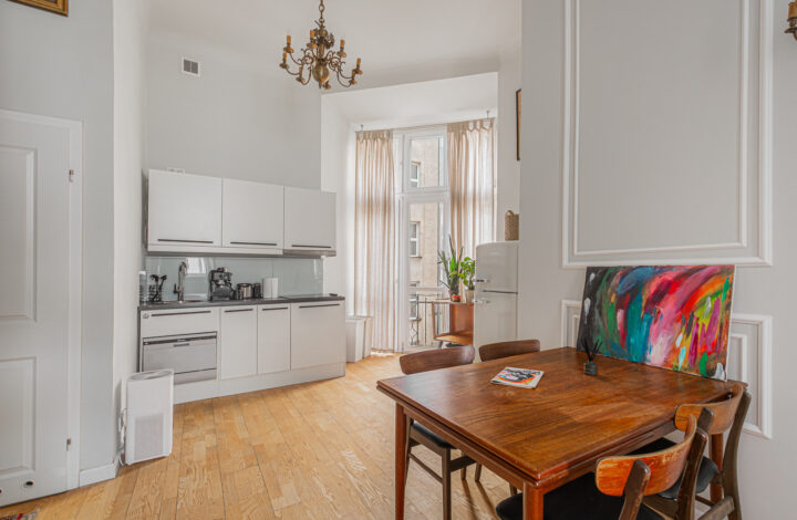 Стильна квартира у кам’яниці | Hoża