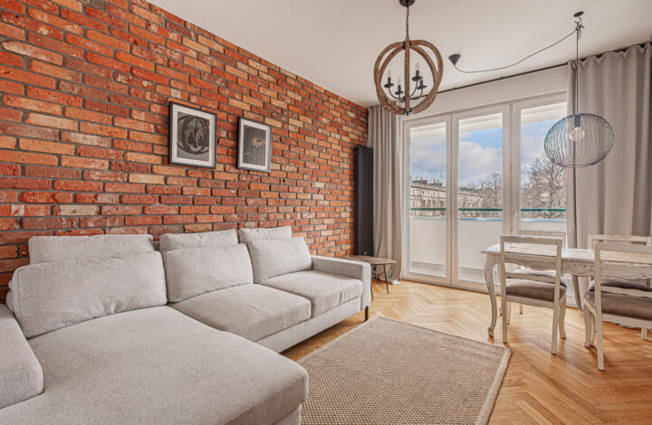 Atmospheric renovated apartment in Praga