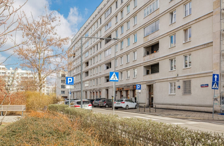 Atmospheric renovated apartment in Praga