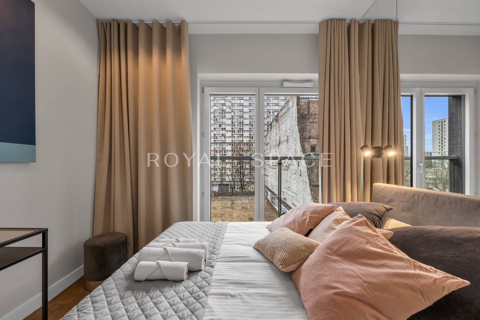 Стильні апартаменти з лоджією | Mennica Residence!