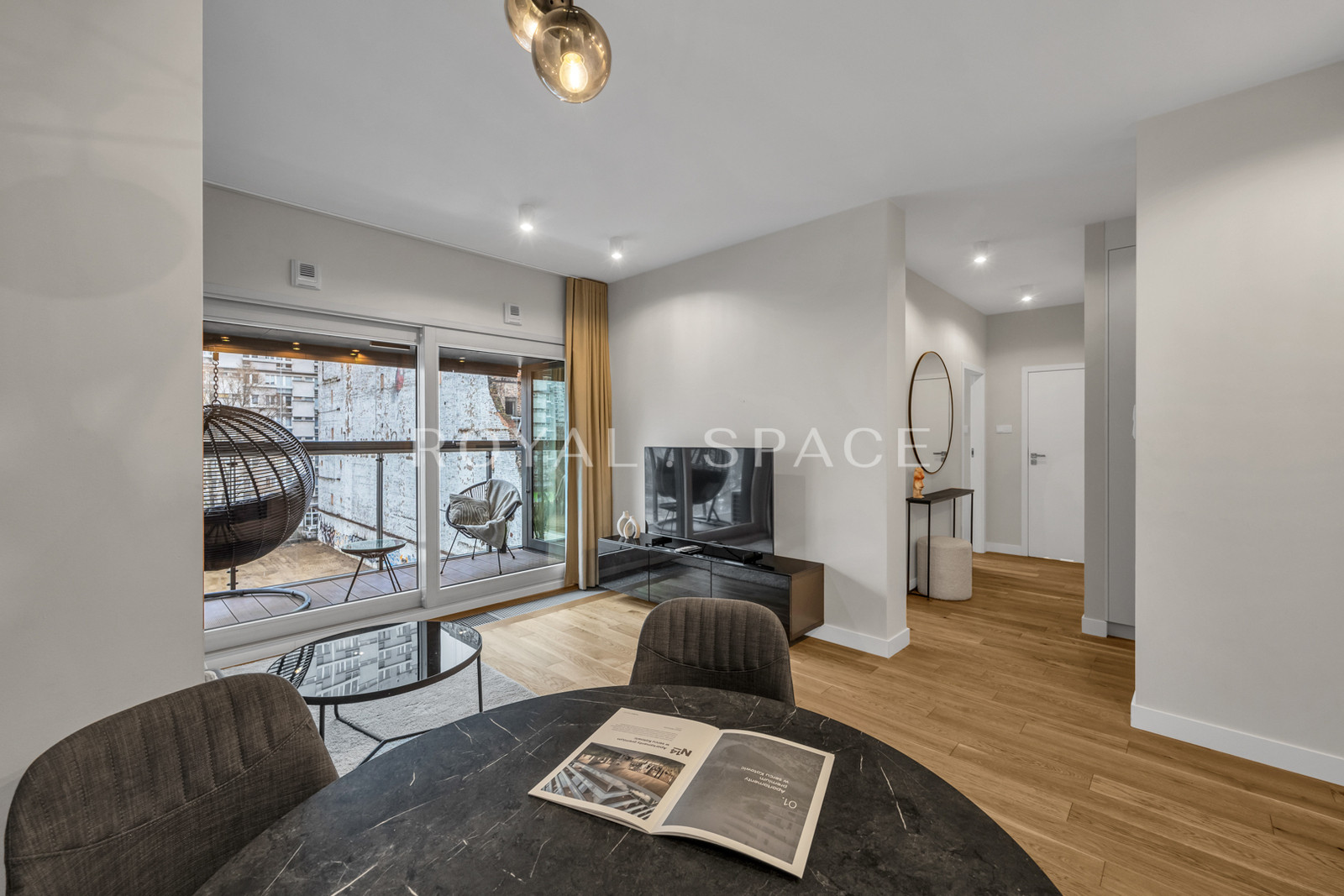 Стильні апартаменти з лоджією | Mennica Residence!