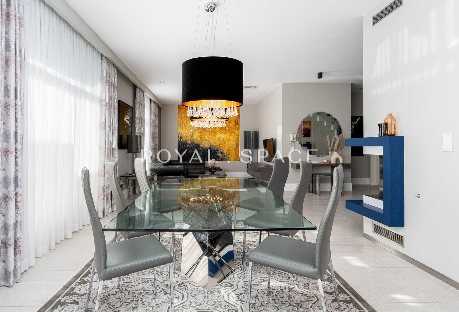 Розкішний будинок з чудовим видом та садом!