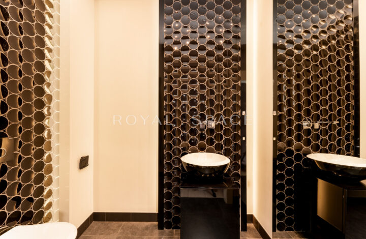 Розкішний будинок з чудовим видом та садом!