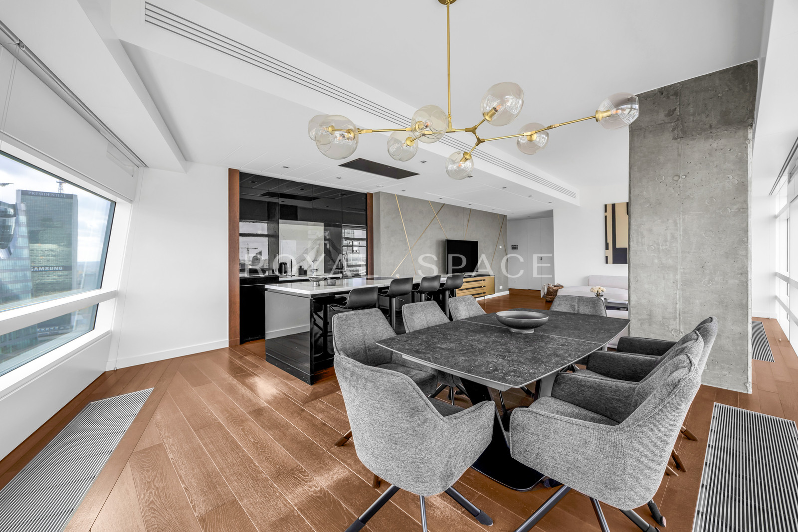 Spectacular 23rd-floor view | Złota 44