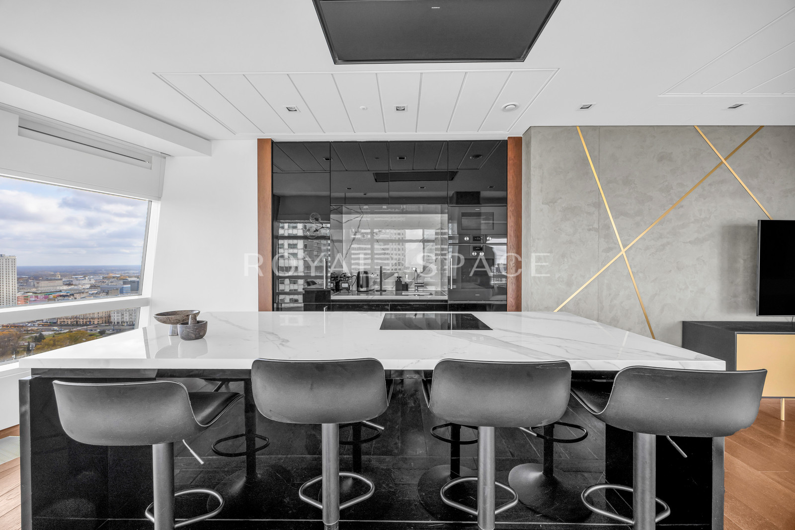 Spectacular 23rd-floor view | Złota 44