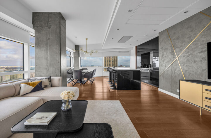 Spectacular 23rd-floor view | Złota 44