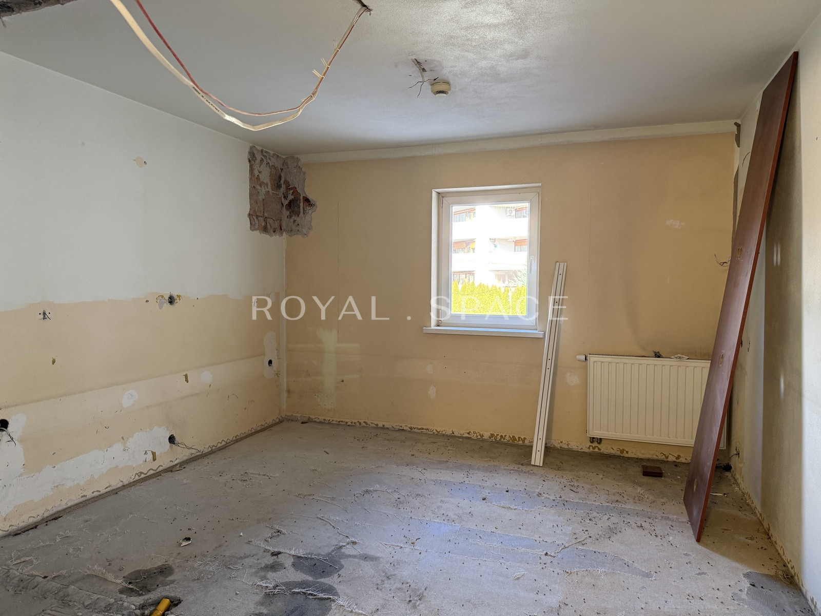 Lokal do wykończenia pod dowolną działalność