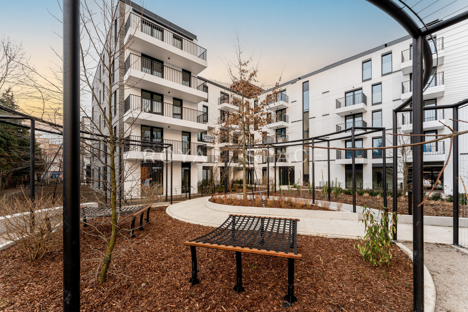 Stylowy apartament z ogródkiem | Młyny Mogilska