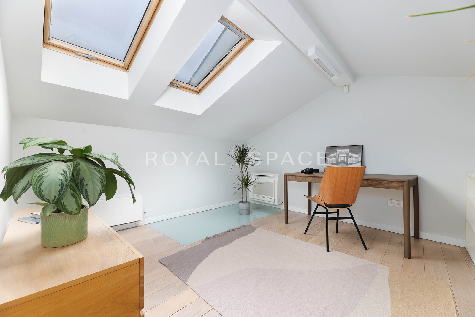 Three-Level Apartment in City Center | Czysta